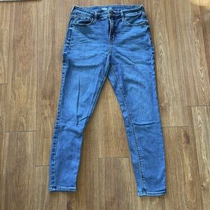 Old Navy Size 12 Rockstar Super Skinny Jeans